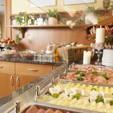 Olympia Готель *